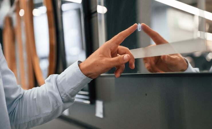specchio touch screen