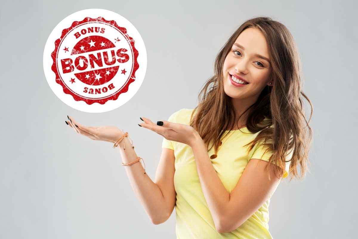 ragazza e scritta bonus