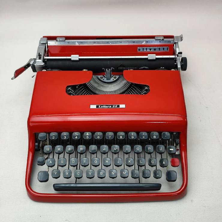 macchina da scrivere olivetti lettera 22