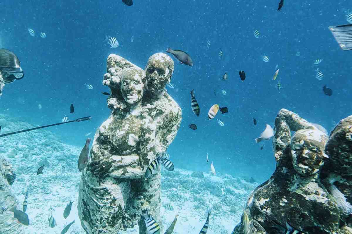statue sott'acqua