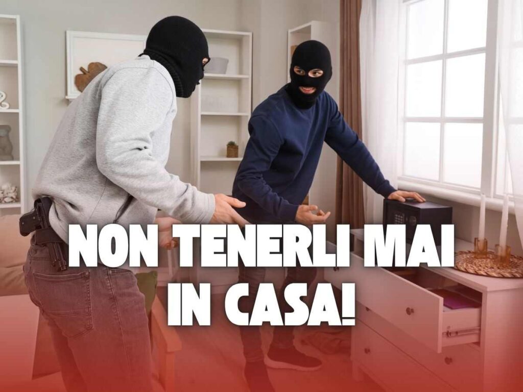 scritta non tenerli mai in casa! e ladri in salotto