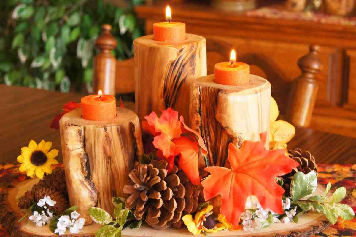 il centrotavola con tronchi autunnale